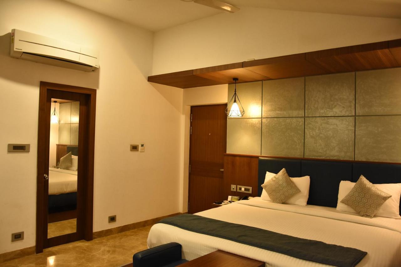 Poppys Vista Hotel Thirumurugan Poondi Exterior photo