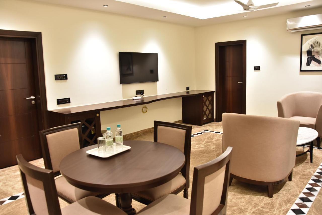 Poppys Vista Hotel Thirumurugan Poondi Exterior photo