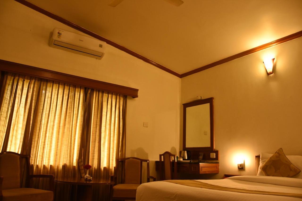 Poppys Vista Hotel Thirumurugan Poondi Exterior photo