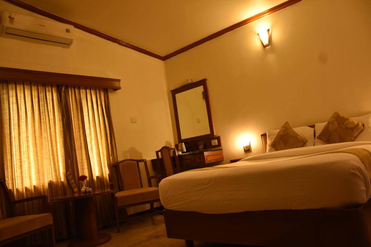 Poppys Vista Hotel Thirumurugan Poondi Exterior photo