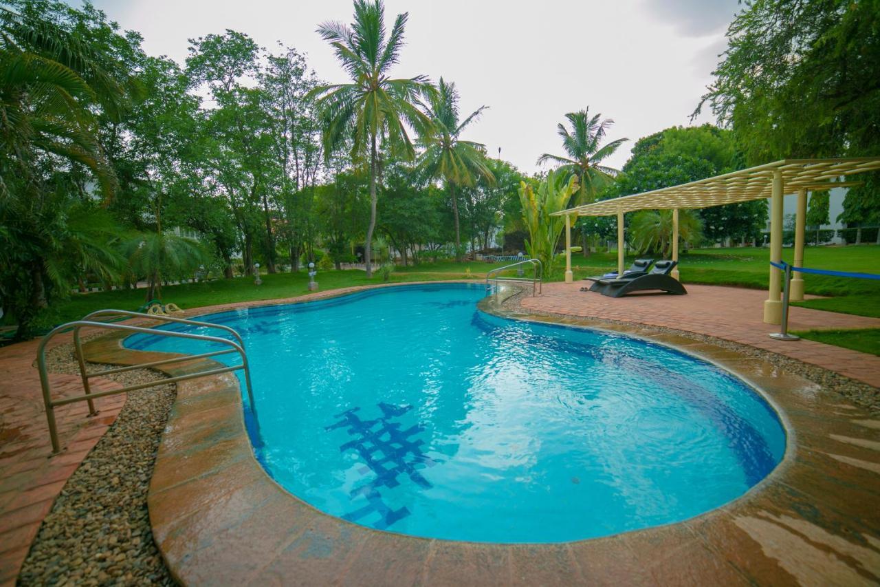 Poppys Vista Hotel Thirumurugan Poondi Exterior photo