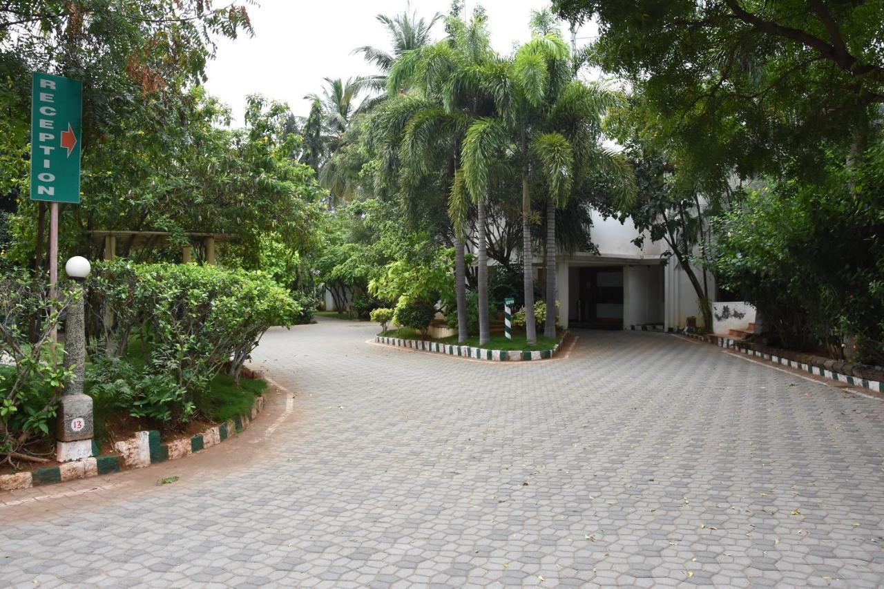 Poppys Vista Hotel Thirumurugan Poondi Exterior photo
