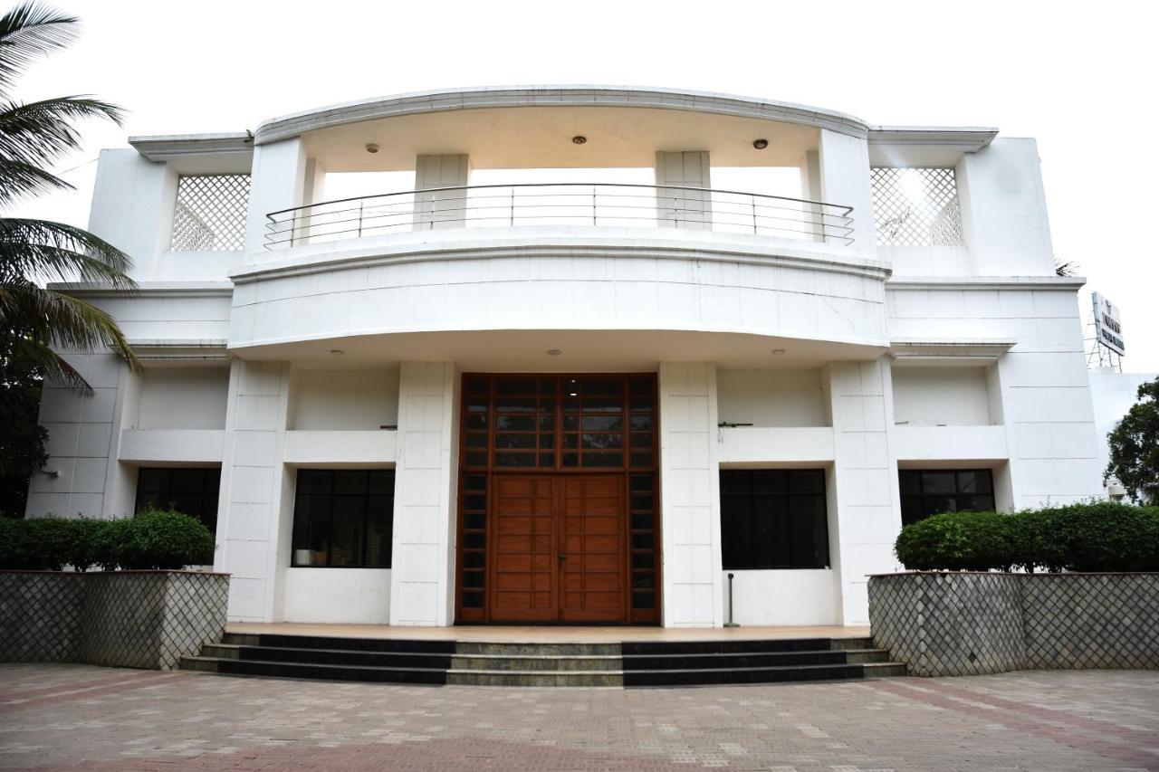 Poppys Vista Hotel Thirumurugan Poondi Exterior photo