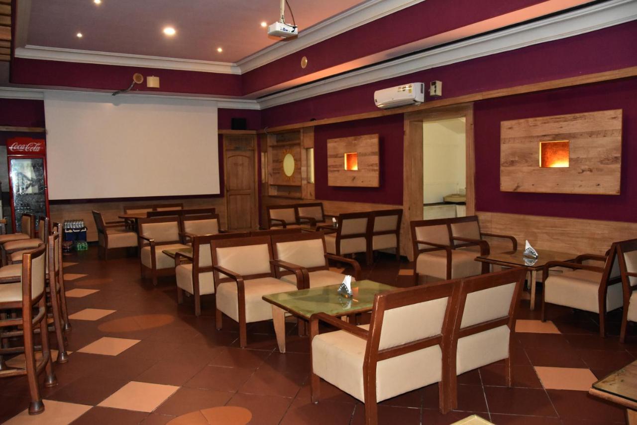 Poppys Vista Hotel Thirumurugan Poondi Exterior photo
