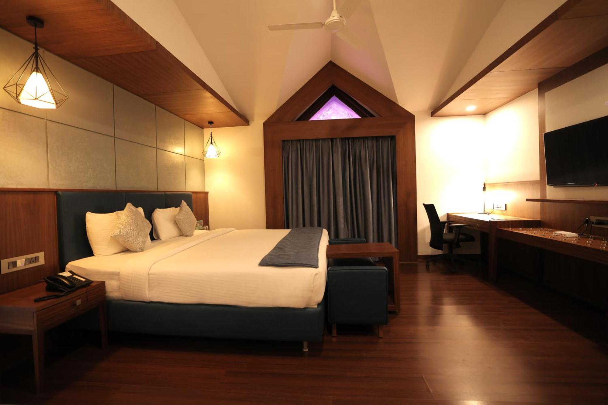 Poppys Vista Hotel Thirumurugan Poondi Exterior photo