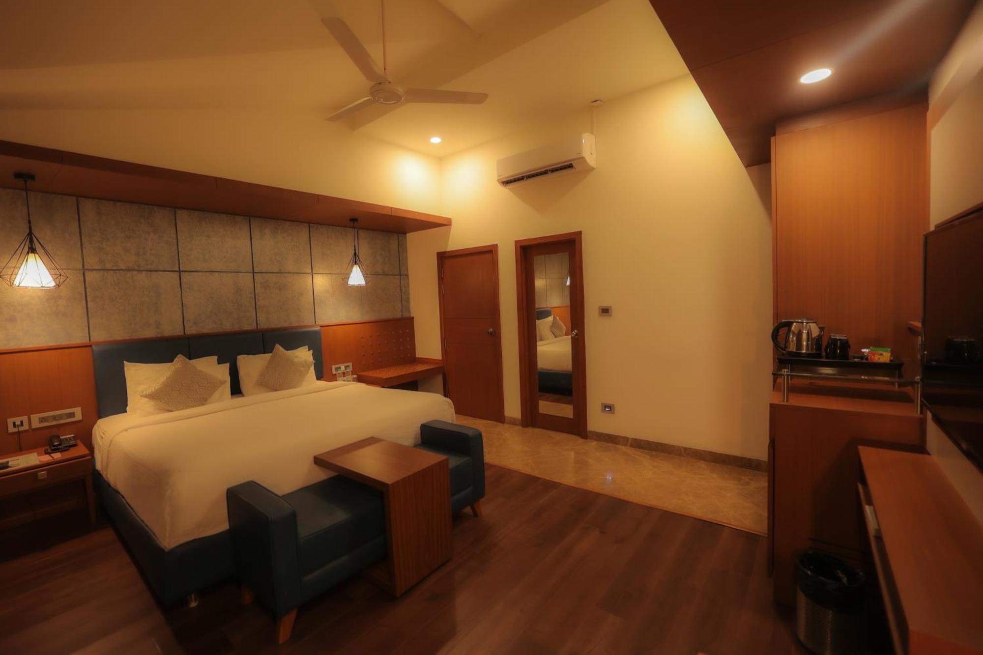 Poppys Vista Hotel Thirumurugan Poondi Exterior photo