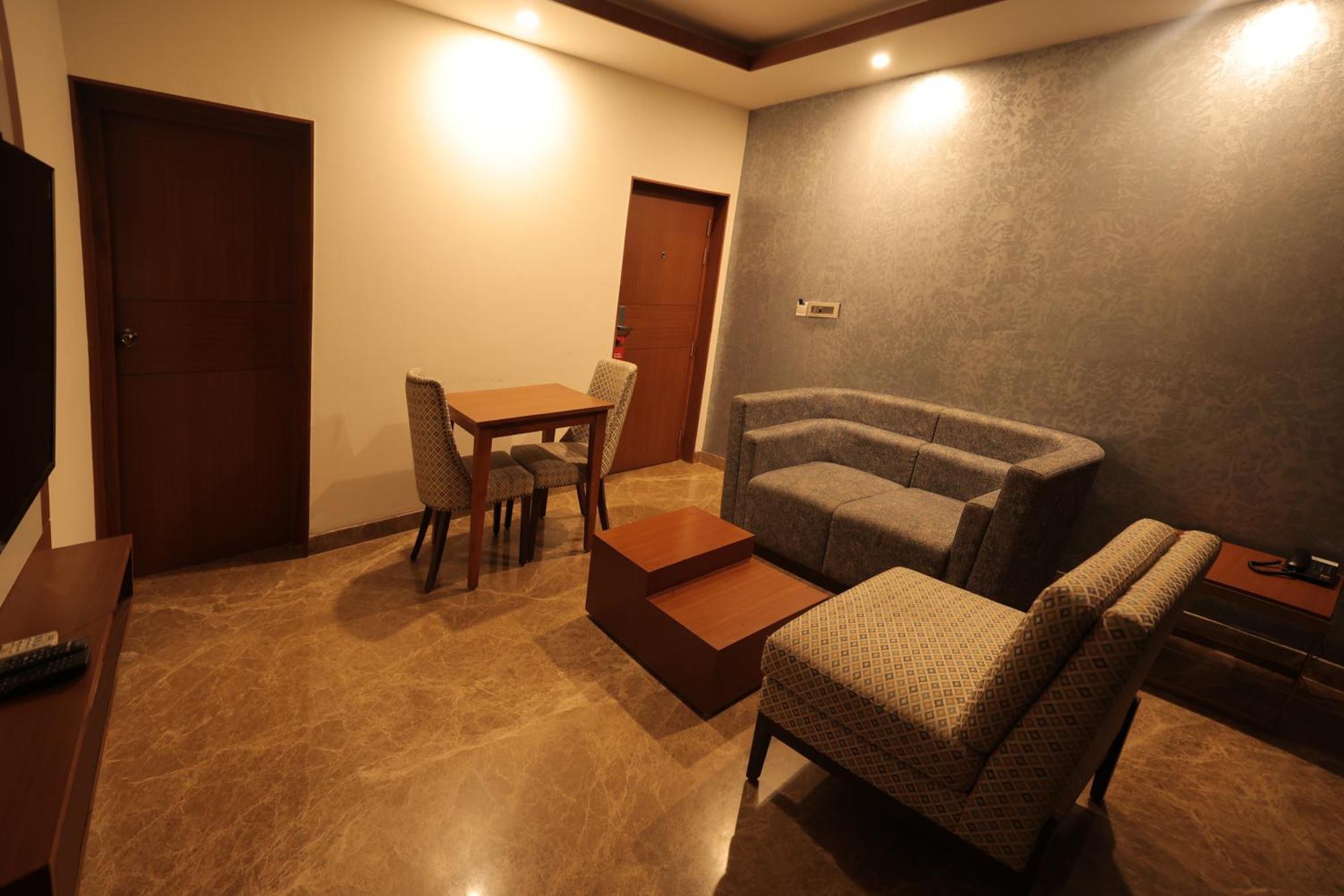 Poppys Vista Hotel Thirumurugan Poondi Exterior photo
