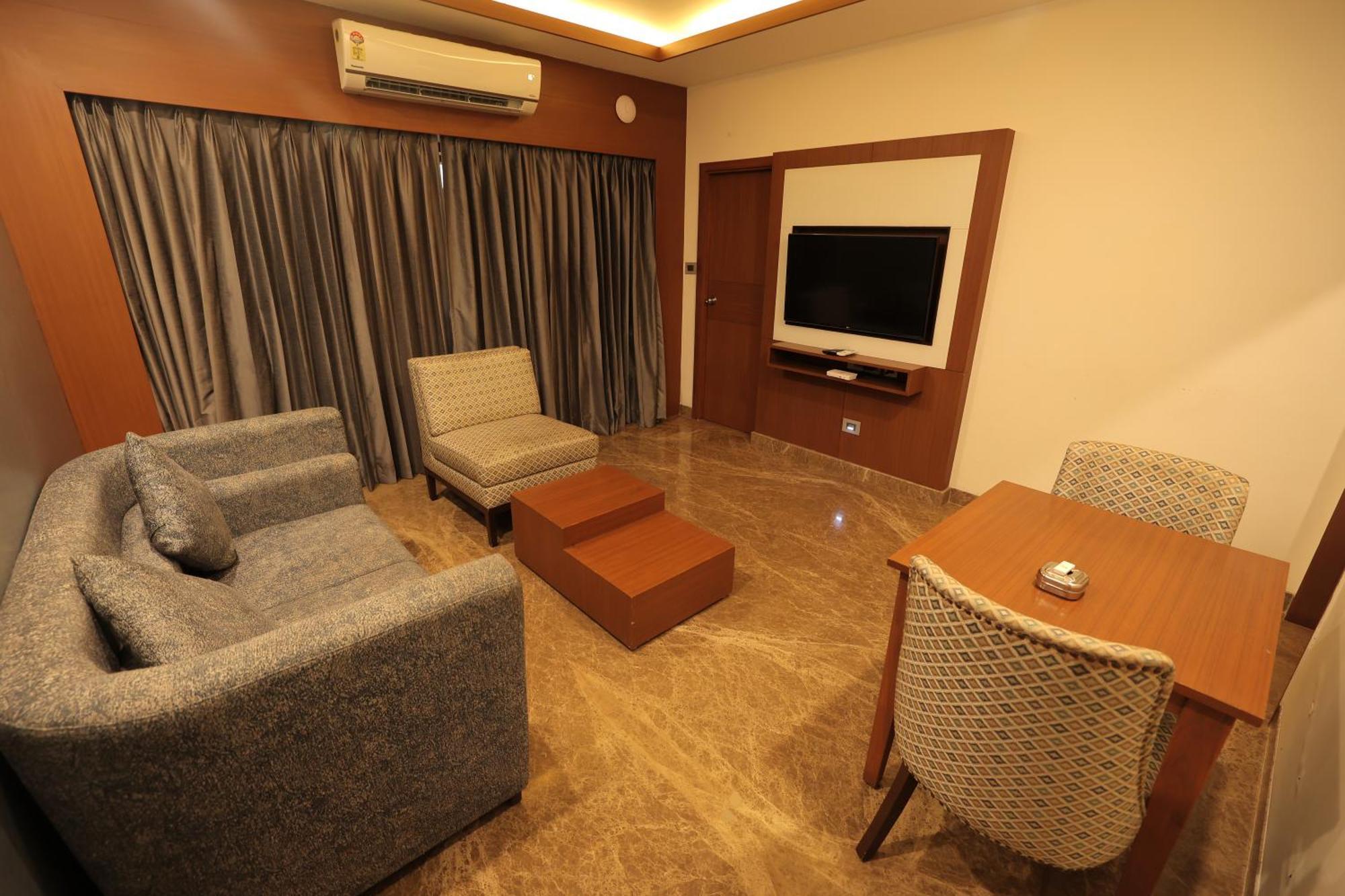 Poppys Vista Hotel Thirumurugan Poondi Exterior photo