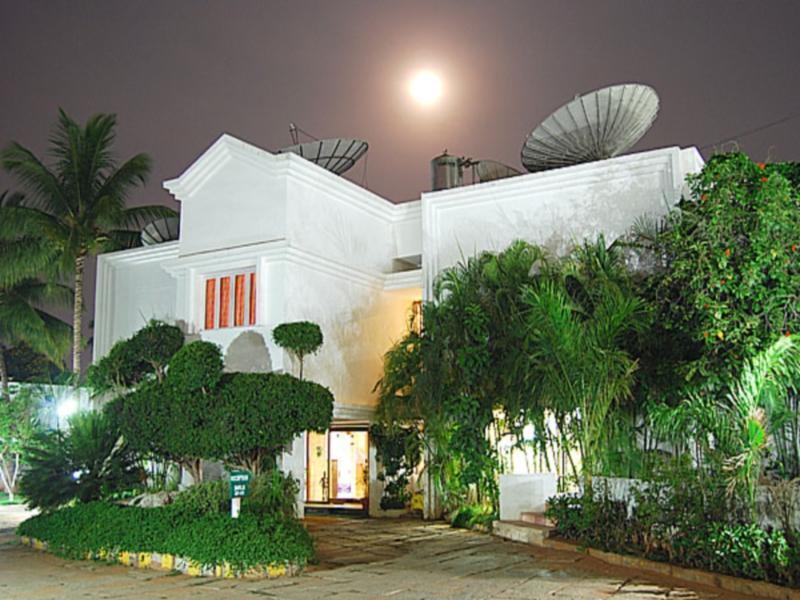 Poppys Vista Hotel Thirumurugan Poondi Exterior photo