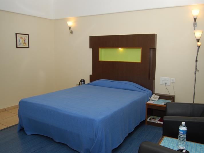 Poppys Vista Hotel Thirumurugan Poondi Exterior photo